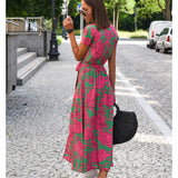 Ružena - Elegantné šaty s výstrihom do V a modelujúcim strihom